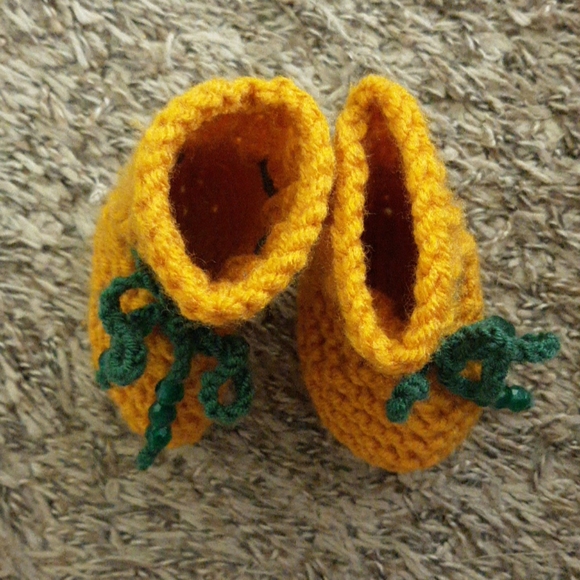 #545NWT Baby unisex booties. Size:0-3months - Picture 3 of 5